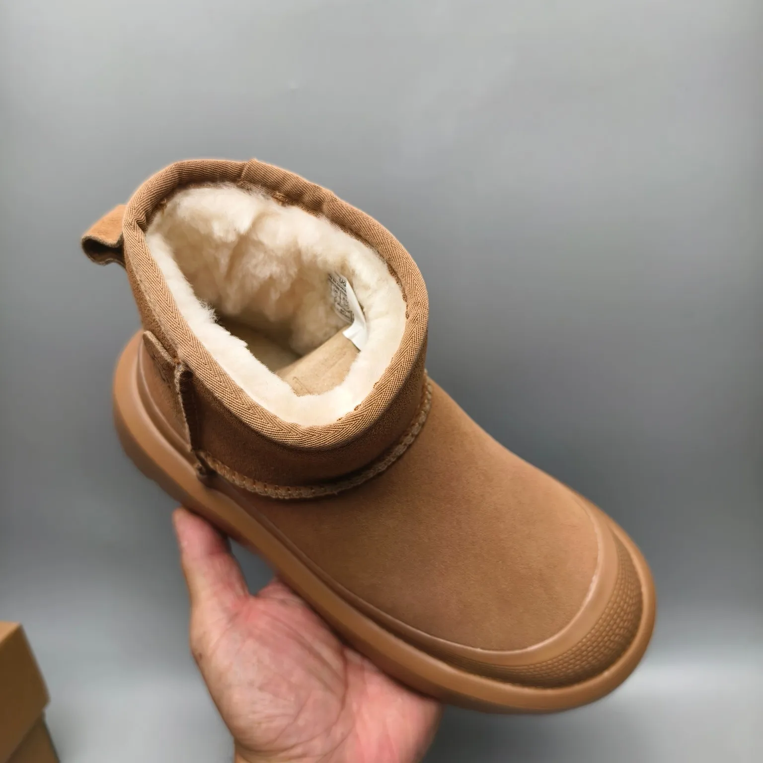 💰560 UGG sheepskin all-in-one snow boots 8354 classic waterproof rubber sole color: white maroon matching size: 35-40